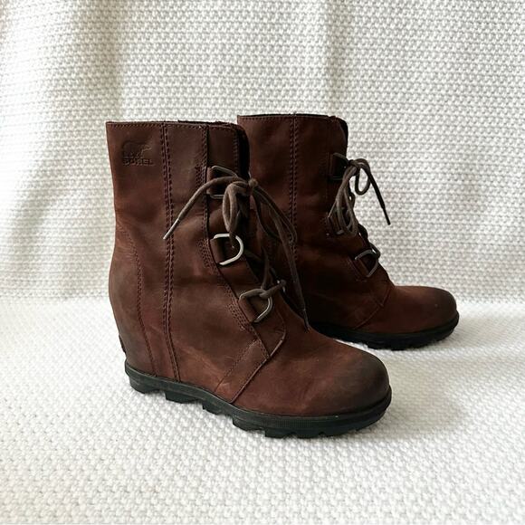 Sorel Joan of Arctic Wedge II Brown Nubuck Lace Up Ankle Boots Sz 8 Cattail - Picture 1 of 12
